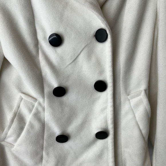 Coat - Picture 3 of 9